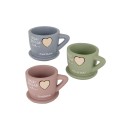 P/pianta resina tazzina con scritta e inserto cuore legno.ASS.3 MIS.13X H8,5CM