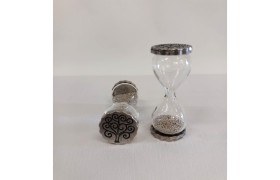 Clessidra vetro con sabbia argento e basi ottone ricoperto argento .MIS.2X4,5CM