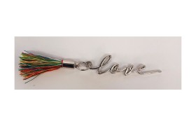 Scritta metallo LOVE con nappa multicolor.MIS.4,5CM (NAPPA ESCLUSA)