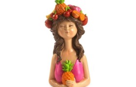 Ragazza mezzobusto in resina con frutta.CM.18,4