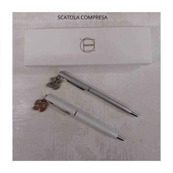 Penna a sfera con ciondolo bagno argento e glitter,scatola compresa.CM.13 MADE IN ITALY