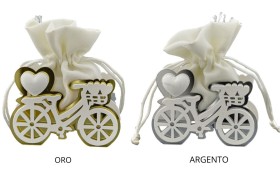 Scatolina bicicletta in plexi con sacchetto cotone.