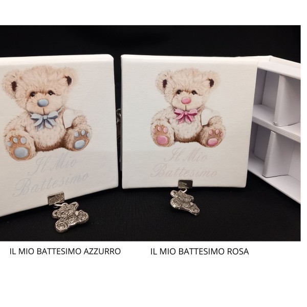 Scatola cartoncino con scomparto interno e ciondolo in ottone bagno argento.MIS.10X10 H3,5CM MADE IN ITALY