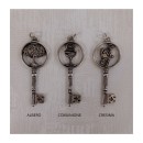 Ciondolo chiave in ottone bagno argento.DIAM.2,5CM H.7CM MADE IN ITALY