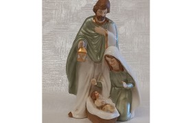 Sacra famiglia porcellana.MIS.10,5X8 H17CM