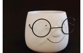 Portavaso ceramica opaca,viso con occhiali.DIAM.12 H13CM