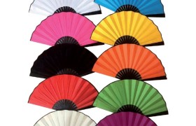 Ventaglio in plastica colorato in entrambi i lati.DIAM.48CM