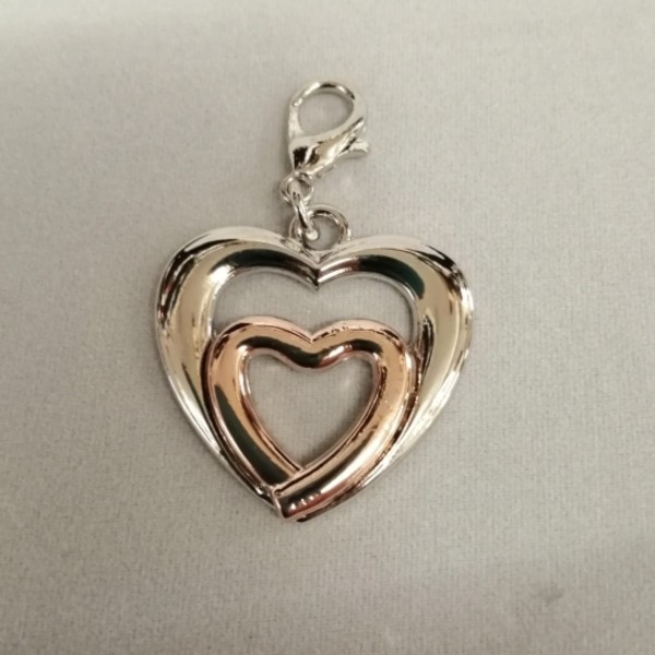 Ciondolo doppio cuore con moschettone.MIS 2,6X2,6CM