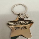 P/chiavi acciaio stella con scritta.MIS 4,2X4,2CM