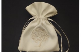 Sacchetto tessuto con ricamo albero.MIS.10X13CM
