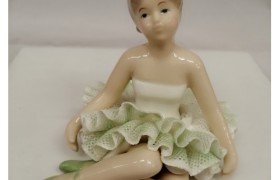 Ballerina porcellana sfumata verde.MIS.11X11CM
