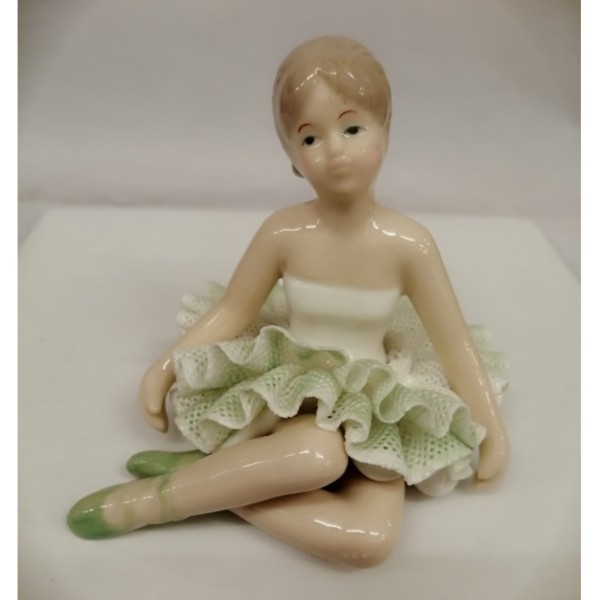 Ballerina porcellana sfumata verde.MIS.11X11CM
