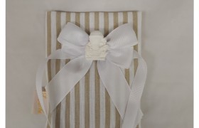Sacchetto tessuto a righe con applicazione COMUNIONE  e fiocco gros grein.MIS.10X13 CM