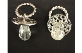 Ciuccio in metallo traforato e vetro.MIS.4X2CM(compreso anello)