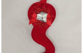 Sacchetto vellutino con applicazione tocco in laminato e pizzo .H17CM