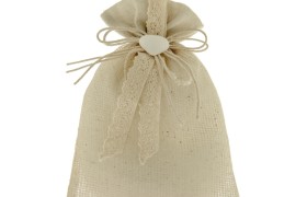 Sacchetto maxi tessuto rete con applicazione pizzo e cuore.CM15X22