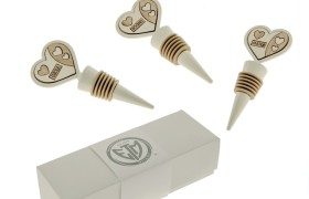 Tappo bottiglia metallo con inserti legno,scatola compresa.ASS.3 CM11