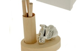 Vespa in resina argentata conportapenne su base legno,scatola compresa.MIS.8X H10CM