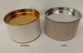 Scatola di cartone rivestita con fondo e coperchio metallo.DIAM.8X H5,5CM