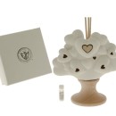 Diffusore porcellana albero con base legno e led.Compreso di bastoncini,profumino e scatola.MIS.14XH17CM