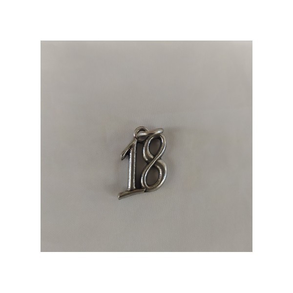 Ciondolo 18 ottone bagno argento.H2 CM MADE IN ITALY
