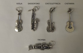 Ciondoli strumenti musicali in ottone bagno argento.H3,5 CM MADE IN ITALY