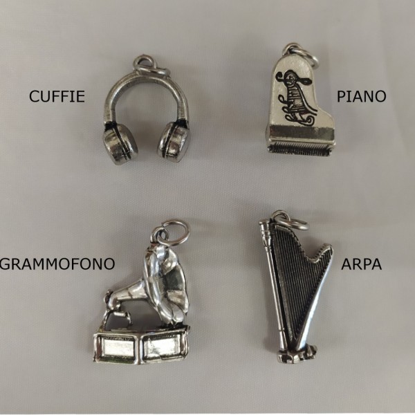 Ciondoli strumenti musicali in ottone bagno argento.H 3CM MADE IN ITALY