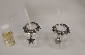 Profumatore vetro con applicazioni in ottone bagno argento.MIS:8x8CM.Compreso di scatola,bastoncini e profumo.MADE IN ITALY