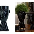 Vaso in vetro forma viso nero. CM 32