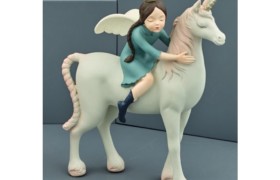 Principessa alata su unicorno. CM 22