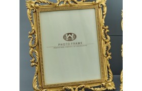 Portafoto stile barocco. CM 20X25 (MIS. INT.)