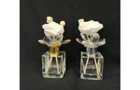 Profumatore vetro con fiore cristallo scatola e bastoncini compresi.Mis5,5x5,5x6 H12cm