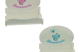 Expo MDF con decoro elefantino e scritta Benvenuto/a.
