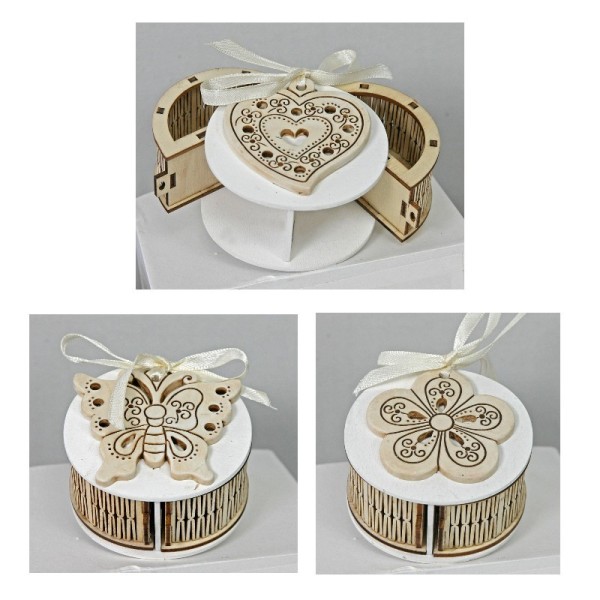 Scatola legno bicolore con applicazione legno. Ass.3 Mis.7x3,8cm