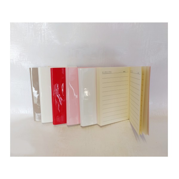 Agenda con copertina in vernice lucida. CM 7x11