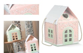 Scatola forma casetta di marzapane rosa con manici corda CM 20x20 H 18