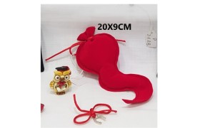 Sacchetto forma corno in velluto rosso. CM 20x9
