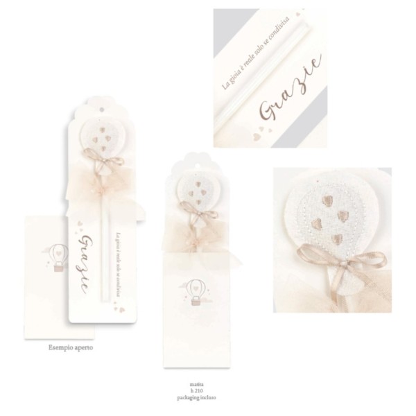 Matita mongolfiera beige con fiocchi tulle e busta carta.CM 21