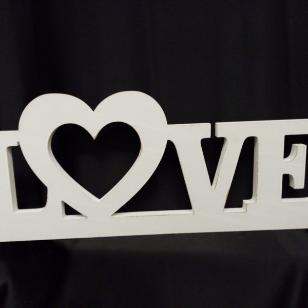 Scritta MDF bianca"LOVE" CM 65 H 20/25