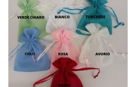 Sacchetto organza con tirante. CM 10x13