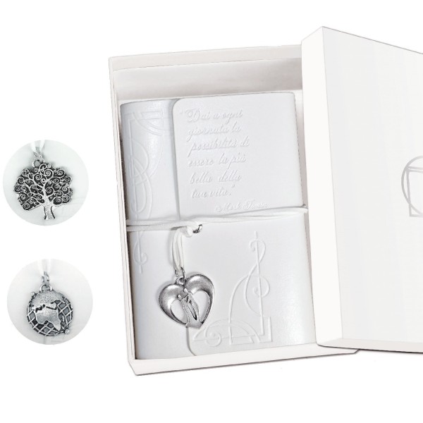 Notes di pelle ad anelli, con ciondolo ottone bagno argento e scatola. MADE IN ITALY