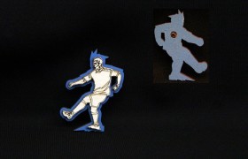 Calciatore in legno con calamita. CM 5