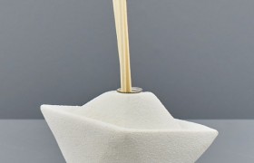 Profumatore ceramica bianca forma barca. CM 11x5.2 H 7.5