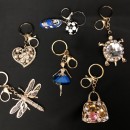 Portachiavi metallo con strass, vari soggetti. CM 10/11
