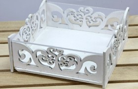 Scatola legno bianca con coperchio plexi. CM 8.5x8.5 H 3.5