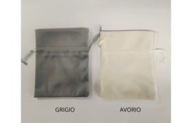 Sacchetto velluto con tirante. CM 10x12