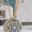 Profumatore resina tondo, decoro maiolica con scatola. CM 6x6 MADE IN ITALY