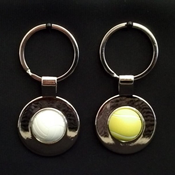 Portachiavi metallo con palla tennis o pallavolo. Diam. 3,5