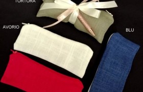 Sacchetto tipo astuccio con zip. CM 17x6