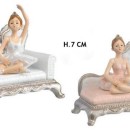 Ballerina su sofa in resina. Ass 2. H 7